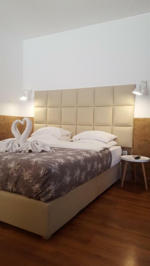 Villa Jelena - Sobe Крагуевац Екстериор снимка